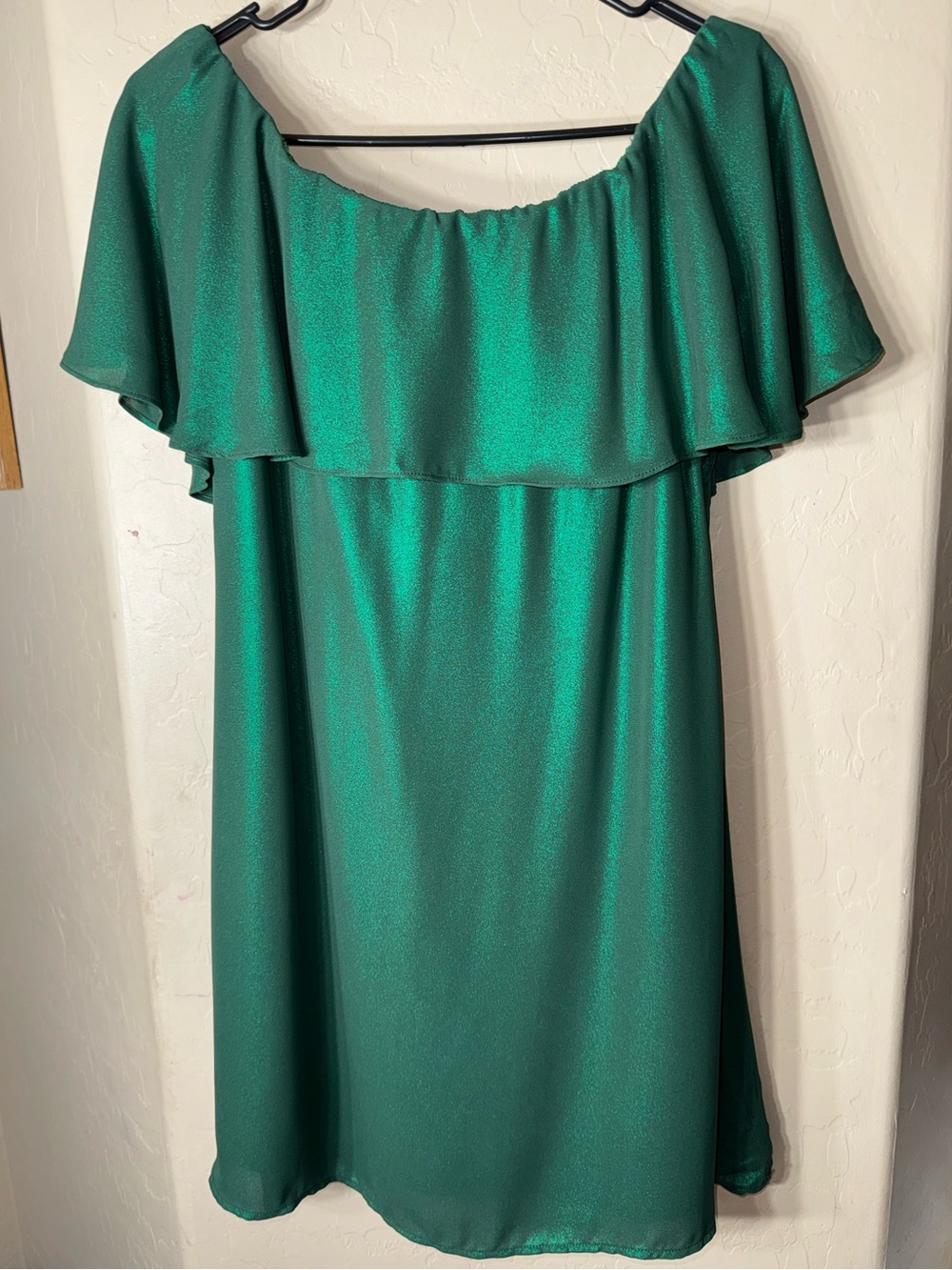 Halston Emerald Green Shimmer Off Shoulder Ruffle Cocktail Shift Dress Size 2